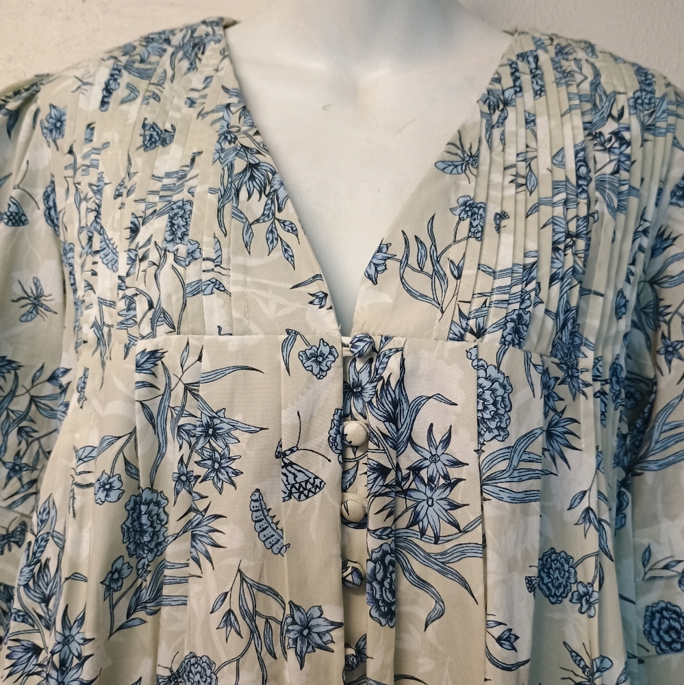 Hunter Bell Gardenia Jenkins Floral Blue and White Dress Puff sleeves - Picture 15 of 16